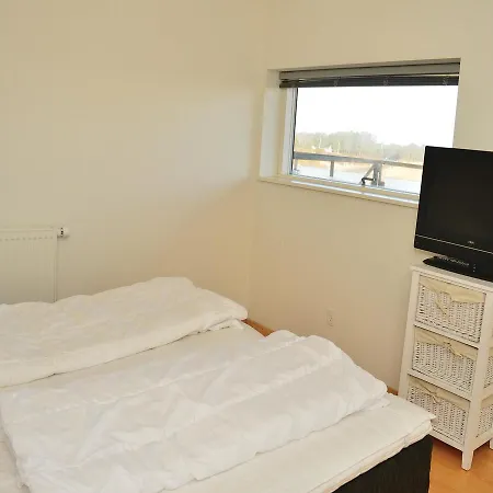 Three-bedroom Romo With A Fireplace 09